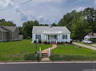 115 N Thomas St, South Hill, VA 23970
