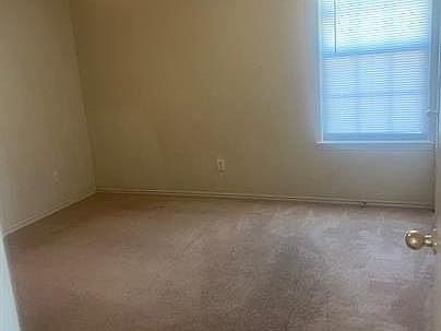 5th image of 3605 Malibu Ln APT D
