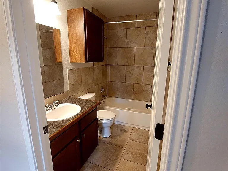 2505 S Oak Ln #A — Photo 6