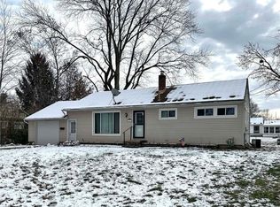 1912 40th St NE, Canton, OH 44705