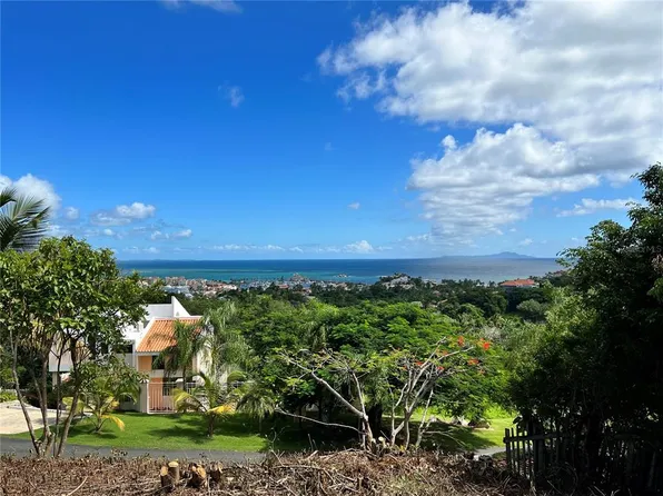 24 Roble Valley, Humacao, PR 00791