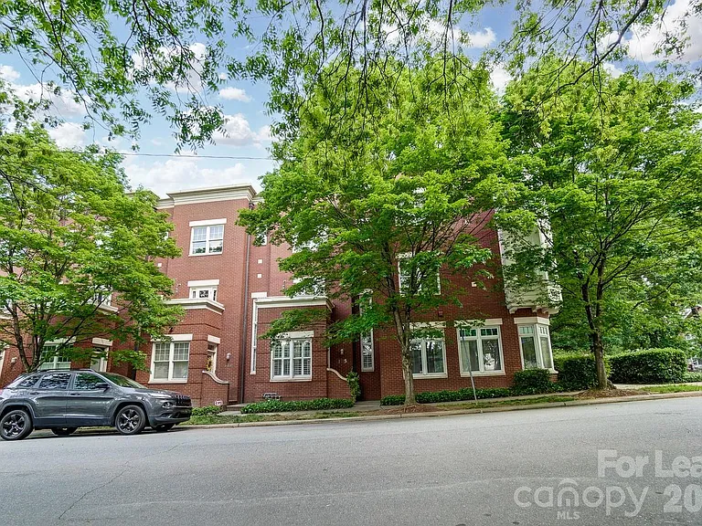 400 Clarice Ave #135 — Photo 2