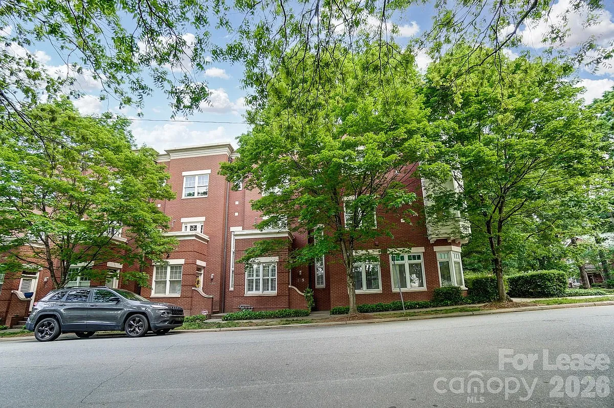 Building Photo - 400 Clarice Ave #135