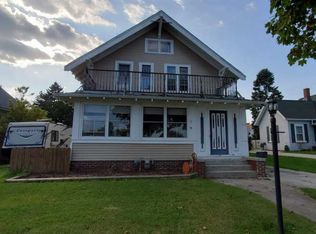 1118 S Lake St, Manitowoc, WI 54220