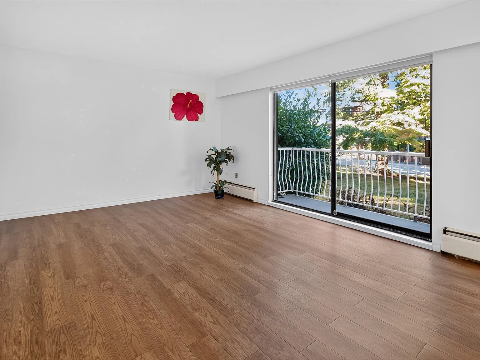 2 bed, 855 sqft, $2,200 — Photo 3