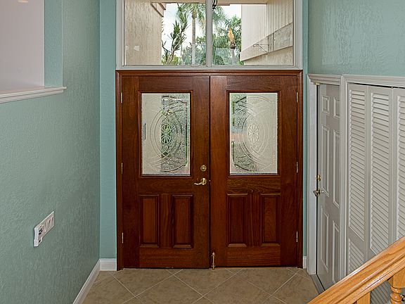 3rd image of 5680 Escondida Blvd S