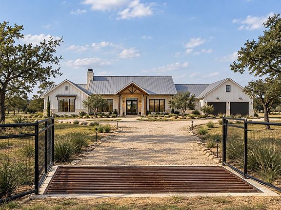 5th image of 2124 Old Marble Falls Rd