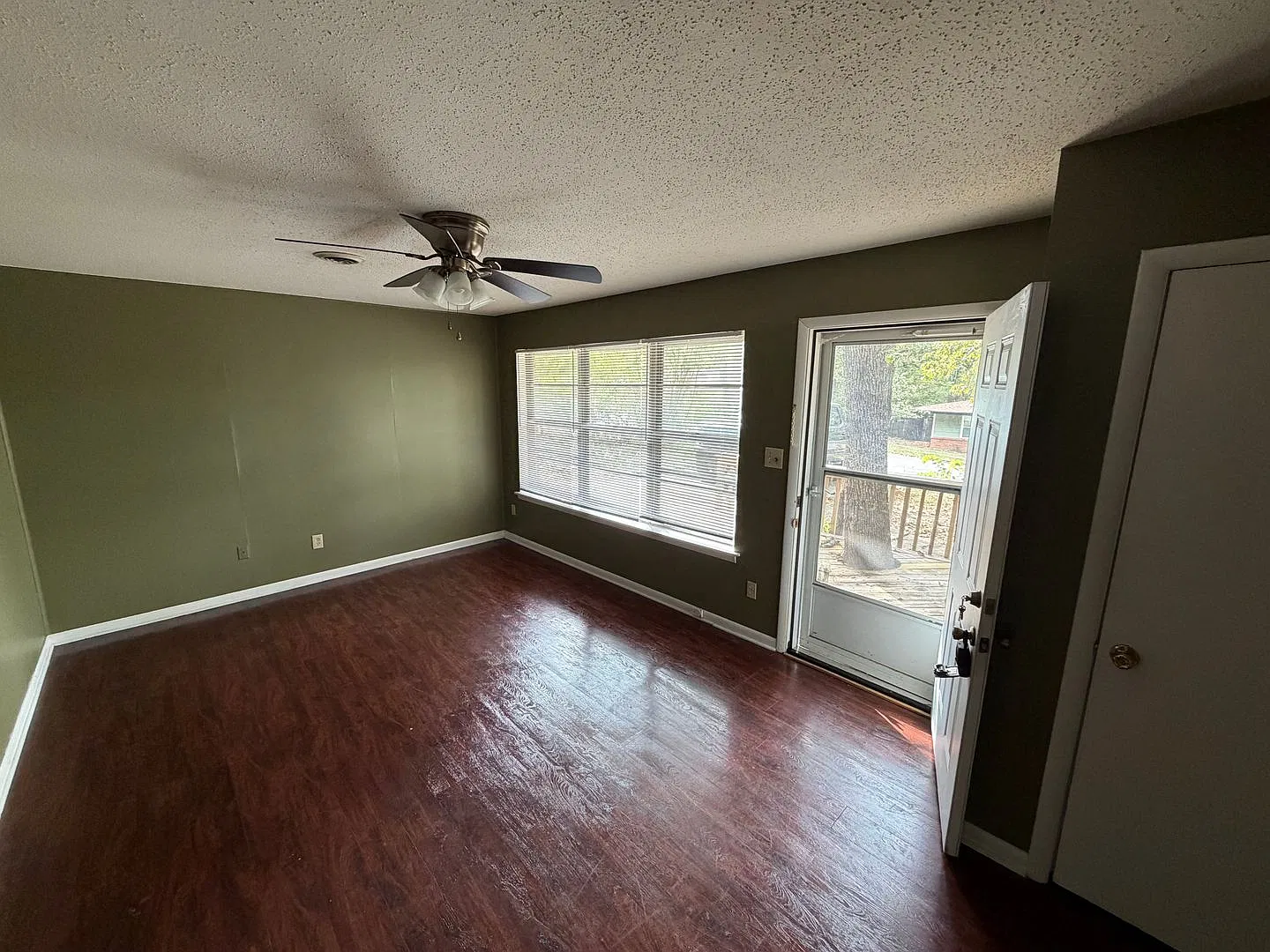 1244 Oak — Photo 2