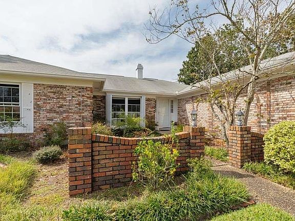 3rd image of 4849 Balmoral Dr