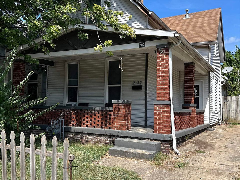1st image of 207 W Columbia St