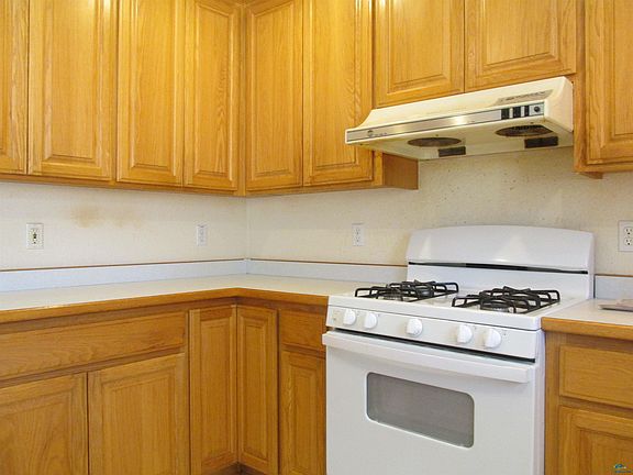 3rd image of 35 Dawn Ct
