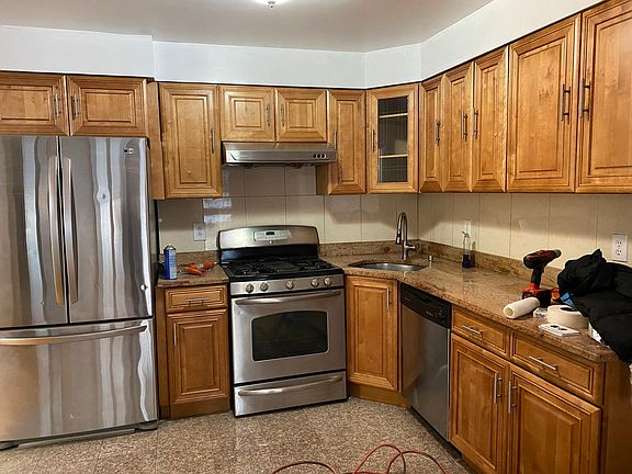 4th image of 4311 215th Pl Fl 1