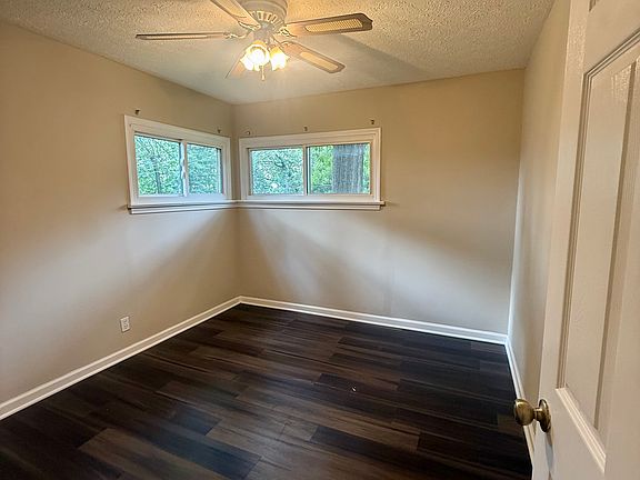 2nd image of 129 The Brooklands Ave