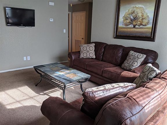 3rd image of 2218 Holly Ln