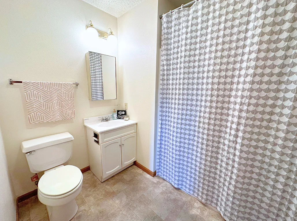 2 bed, 650 sqft, $975 — Photo 3