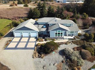 102 Dungeness Greens Way, Sequim, WA 98382