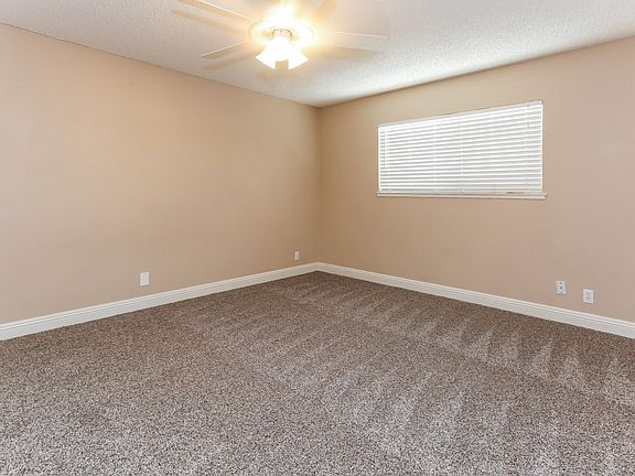 5th image of 413 Pinecliff Dr