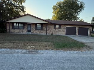 1 N 10th St, New Baden, IL 62265
