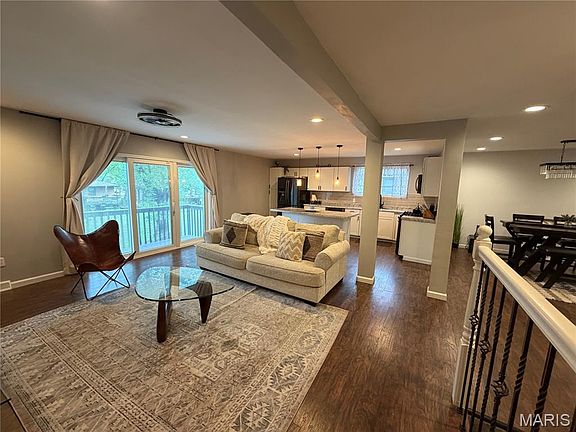 2nd image of 302 Berkshire Dr