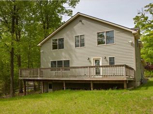 27 Lakeview Dr, Pawling, NY 12564
