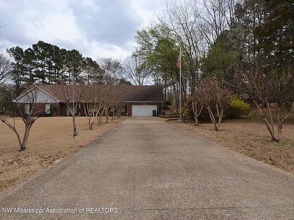 2nd image of 8810 Oakwood Ln