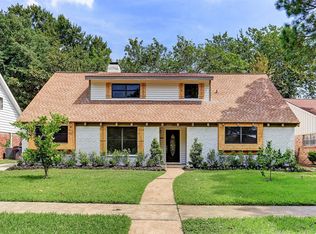 5930 Dumfries Dr, Houston, TX 77096