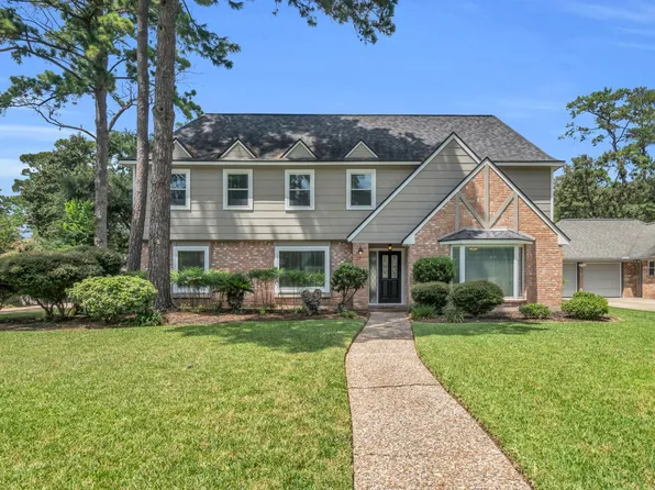 11914 Moorcreek Dr, Houston, TX 77070