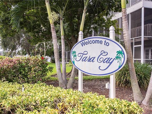 3rd image of 9475 Tara Cay Dr