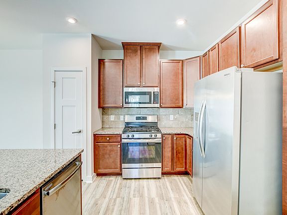 5th image of 317 Grand Palm Ln