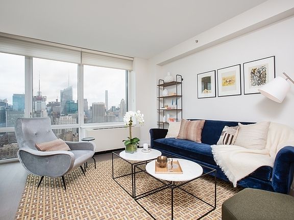 5th image of 125 W 31st St APT 42B