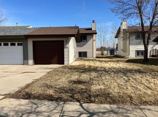 621 N 35th St, Bismarck, ND 58501