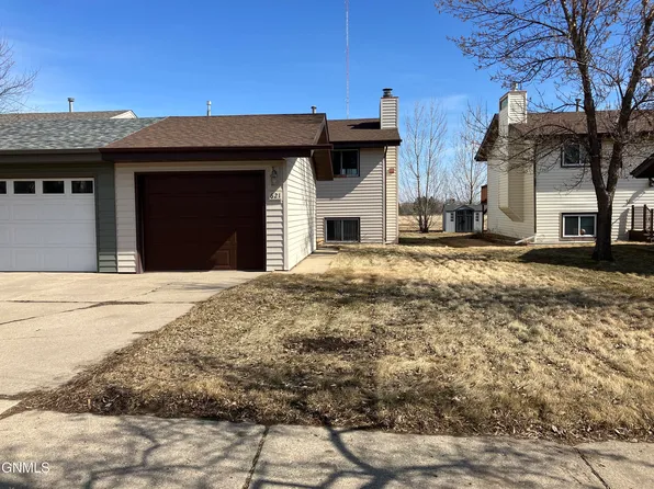 621 N 35th St, Bismarck, ND 58501