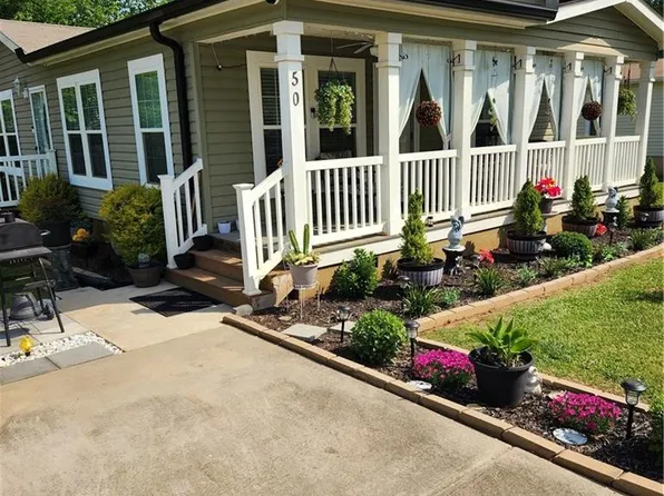 50 Meadow View St, Newnan, GA 30263