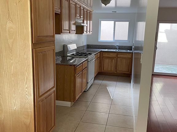 3rd image of 133 Casuda Canyon Dr APT A