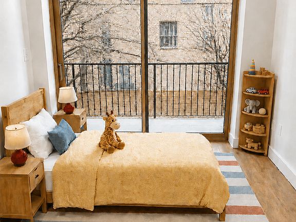 4th image of 323 S 5th St APT 2