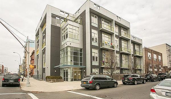 1st image of 390 Lorimer St APT 4D