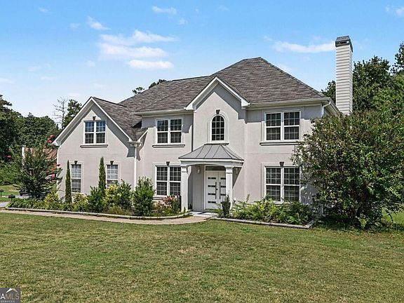 2nd image of 305 Belgrave Ct SW