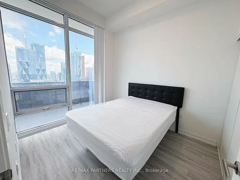 55 Cooper St W #5016 — Photo 15