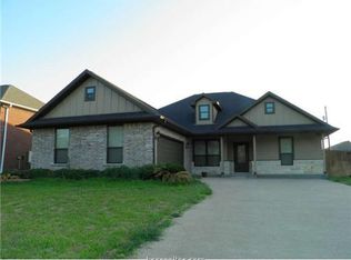 2210 E Briargate Dr, Bryan, TX 77802