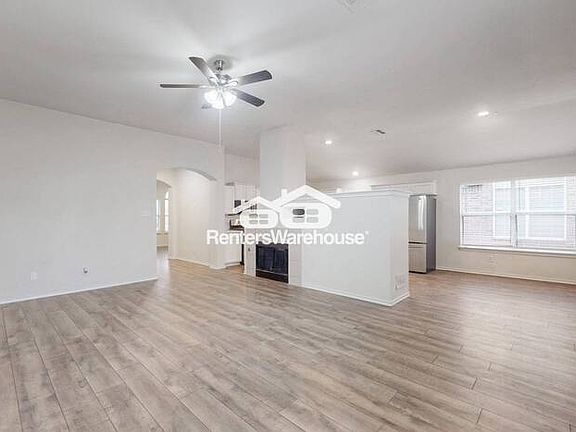 5th image of 3304 Kingsbrook Dr