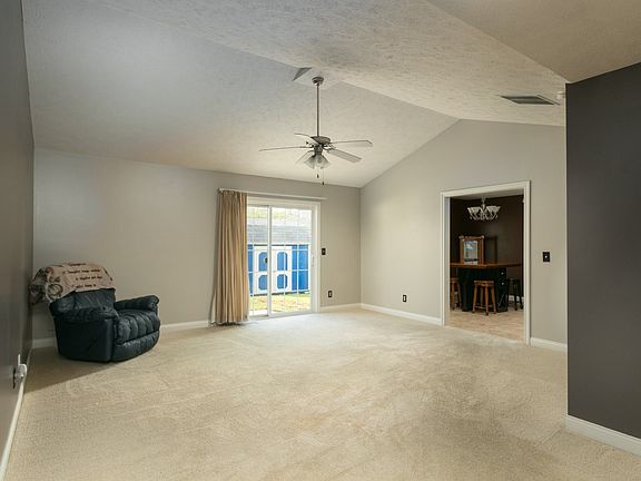 3rd image of 10583 Fall Creek Dr