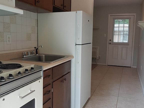 5th image of 106 Alder Ave SE #3