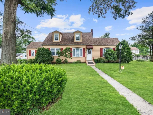 445 4th Ave, Bellmawr, NJ 08031
