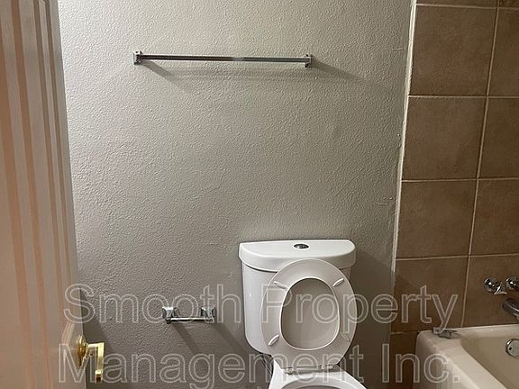 4th image of 5657 Collinswood Dr