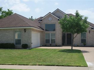 4904 Park Hampton Dr, Bryan, TX 77802