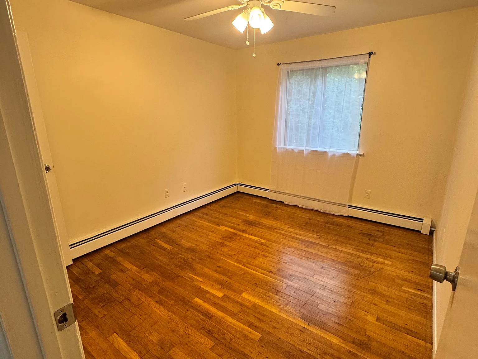 2 bed, 975 sqft, $2,950 — Photo 4