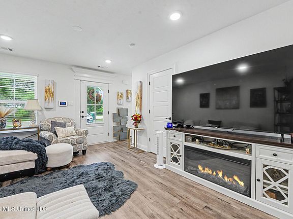 5th image of 13422 George Ave