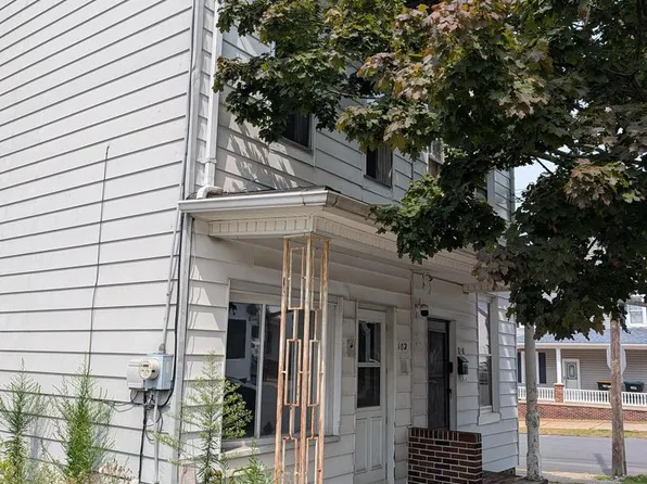 102 S Hickory St, Mount Carmel, PA 17851
