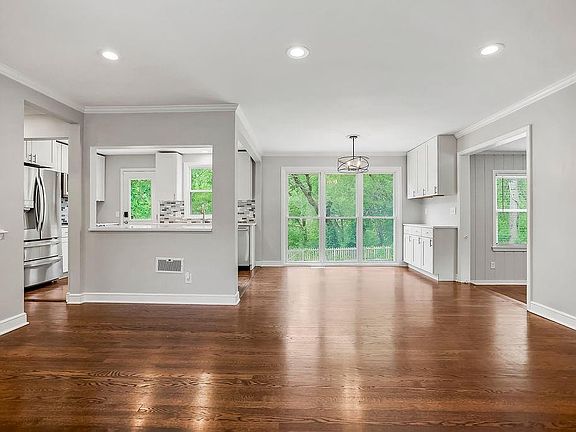 5th image of 5826 Fontana Dr
