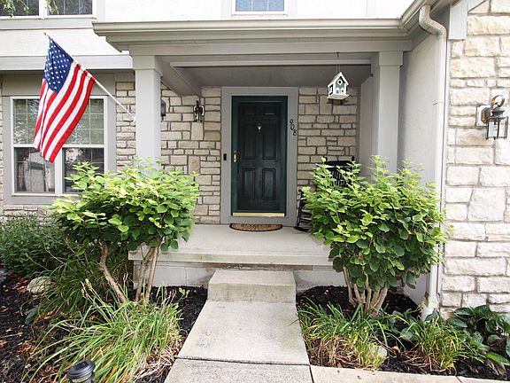 2nd image of 908 McCarrick Ct